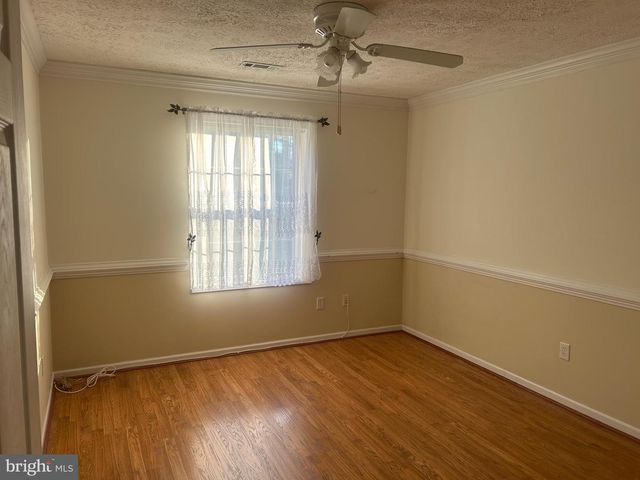 300 E FAIRFAX ST, Berryville, VA 22611