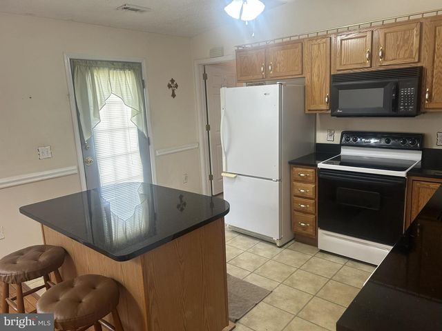 300 E FAIRFAX ST, Berryville, VA 22611