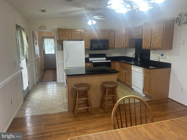 300 E FAIRFAX ST, Berryville, VA 22611