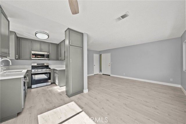 27949 Tyler 355, Canyon Country (santa Clarita), CA 91387