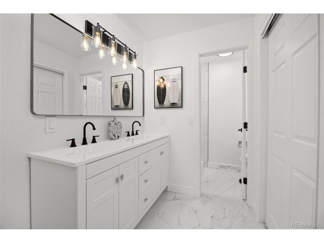 1607 S Oakland St, Aurora, CO 80012