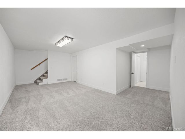 1607 S Oakland St, Aurora, CO 80012