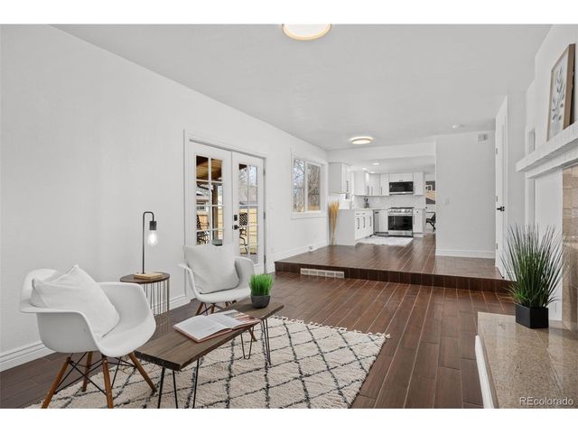 1607 S Oakland St, Aurora, CO 80012