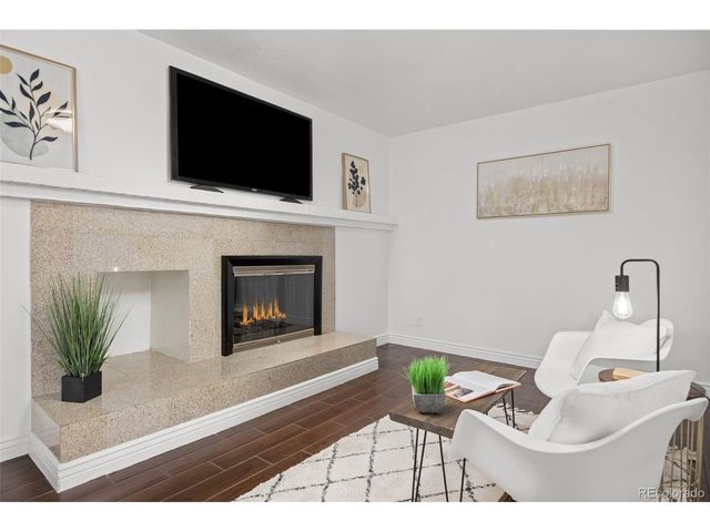 1607 S Oakland St, Aurora, CO 80012