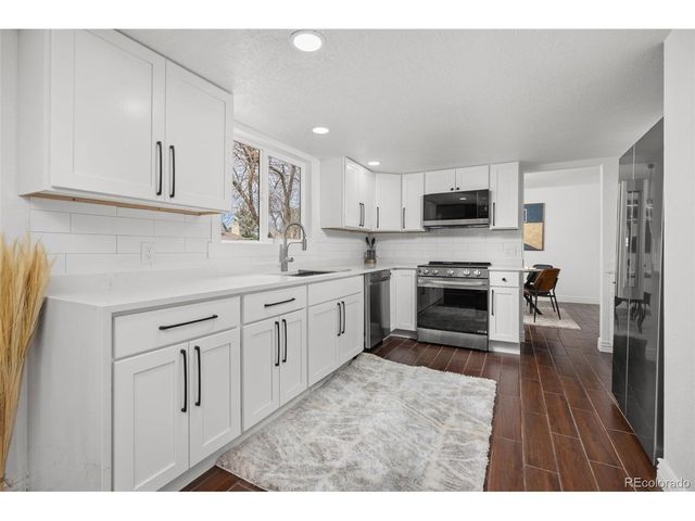 1607 S Oakland St, Aurora, CO 80012