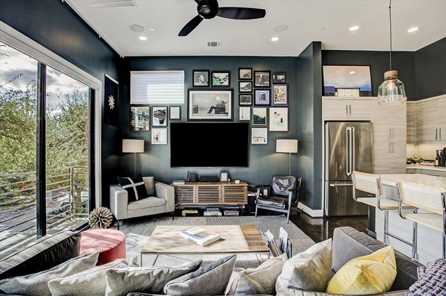 1004 California Street 101, Houston, TX 77006