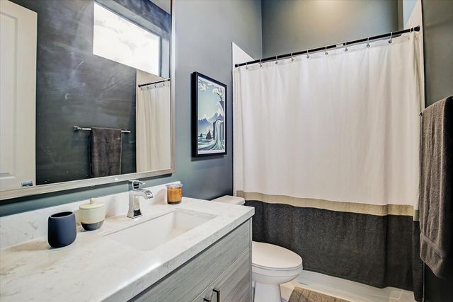 1004 California Street 101, Houston, TX 77006