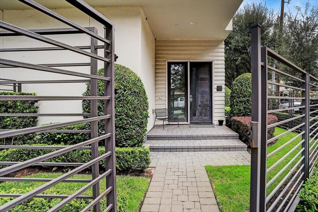 1004 California Street 101, Houston, TX 77006