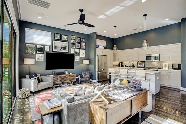 1004 California Street 101, Houston, TX 77006