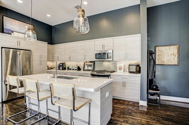 1004 California Street 101, Houston, TX 77006