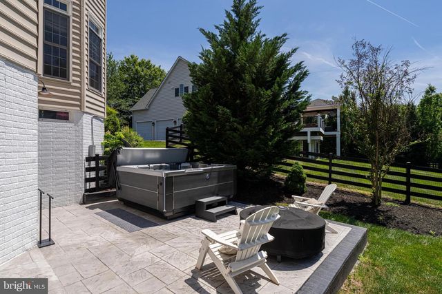 24168 SPRING MEADOW CIR, Aldie, VA 20105