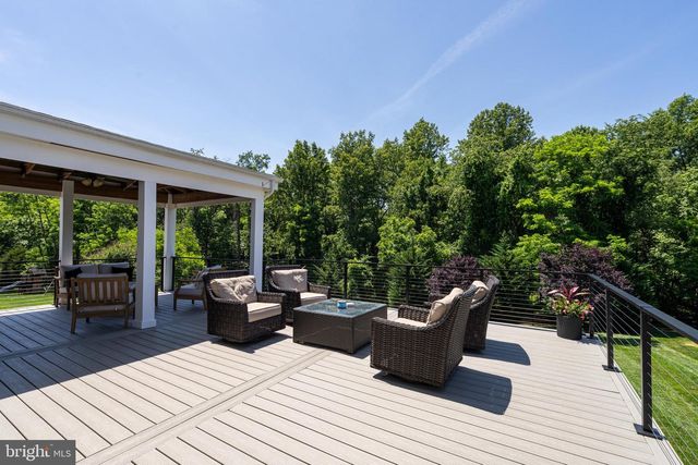 24168 SPRING MEADOW CIR, Aldie, VA 20105