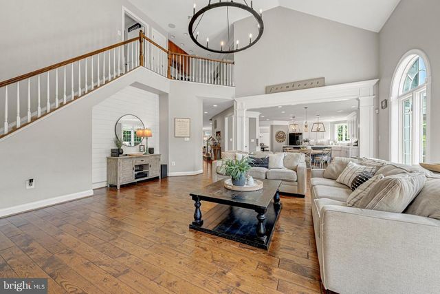 24168 SPRING MEADOW CIR, Aldie, VA 20105