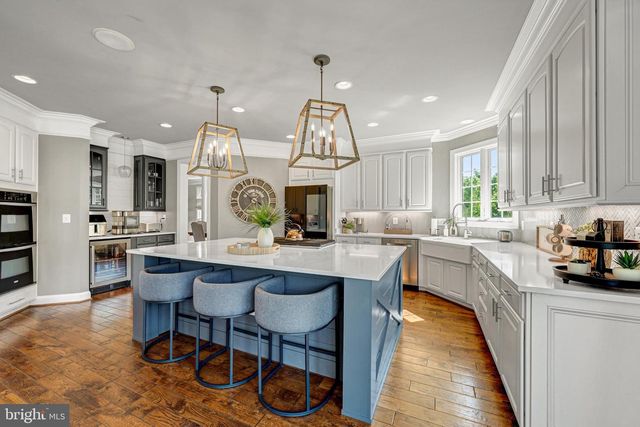 24168 SPRING MEADOW CIR, Aldie, VA 20105