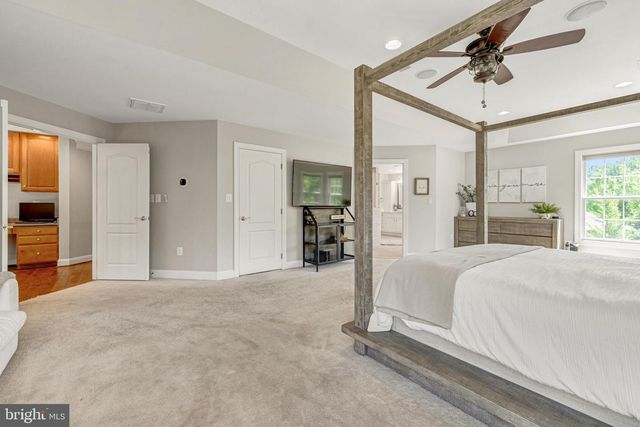 24168 SPRING MEADOW CIR, Aldie, VA 20105