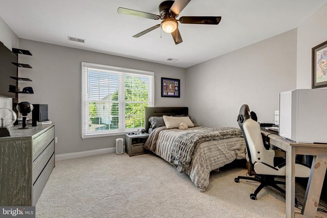 24168 SPRING MEADOW CIR, Aldie, VA 20105