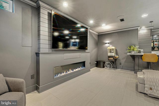 24168 SPRING MEADOW CIR, Aldie, VA 20105