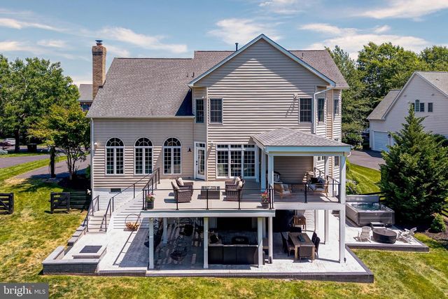 24168 SPRING MEADOW CIR, Aldie, VA 20105