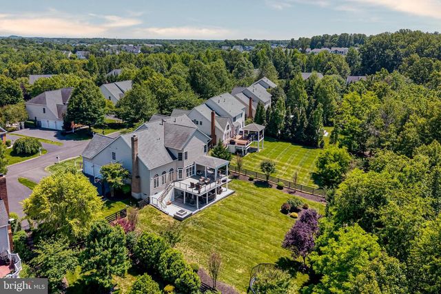 24168 SPRING MEADOW CIR, Aldie, VA 20105