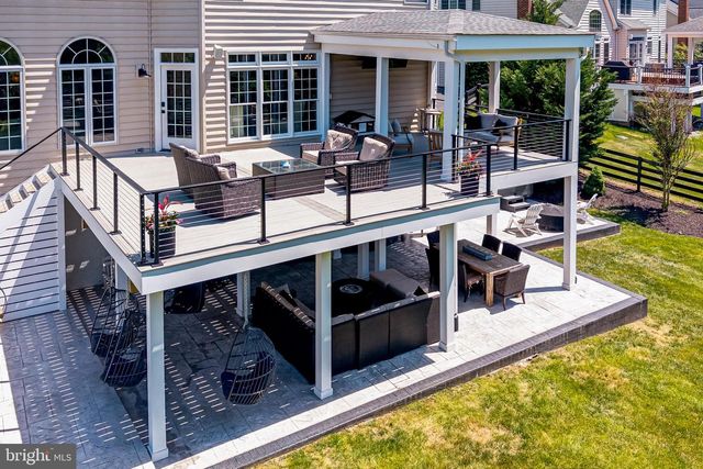 24168 SPRING MEADOW CIR, Aldie, VA 20105
