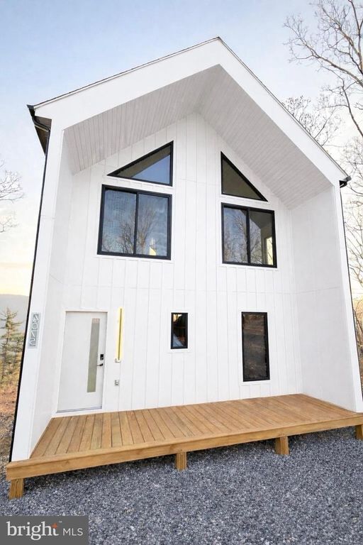 4101 SUPINLICK RIDGE RD, Mount Jackson, VA 22842