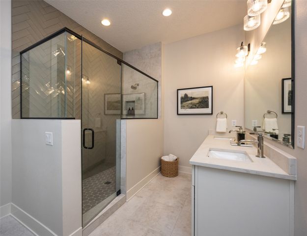 555 NW Mosaic Avenue, Waukee, IA 50263