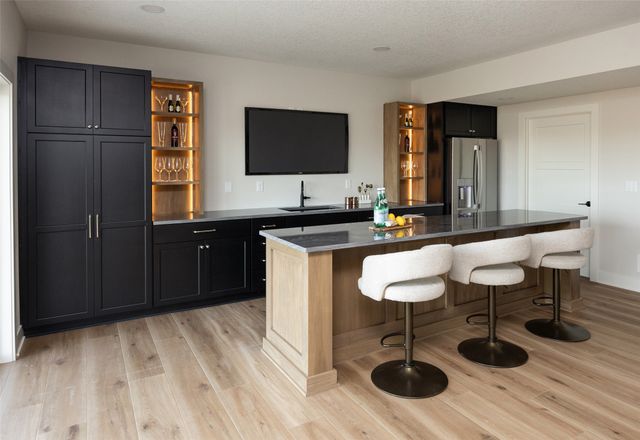 555 NW Mosaic Avenue, Waukee, IA 50263