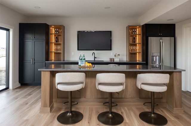 555 NW Mosaic Avenue, Waukee, IA 50263