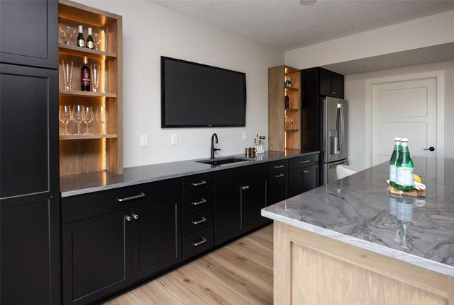 555 NW Mosaic Avenue, Waukee, IA 50263