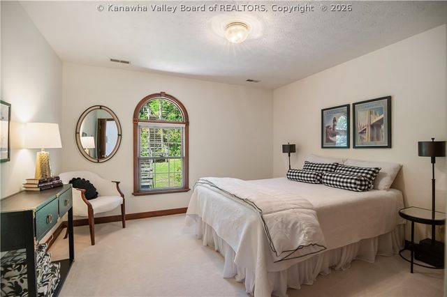 14 Stonegate Drive, Hurricane, WV 25526