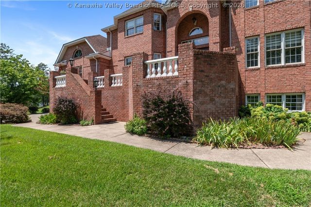 14 Stonegate Drive, Hurricane, WV 25526
