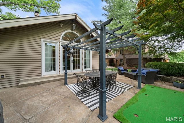 740 Fieldston Terrace, St Louis, MO 63119
