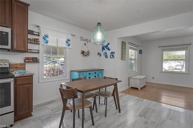 708 Sparrow RD, Chesapeake, VA 23325