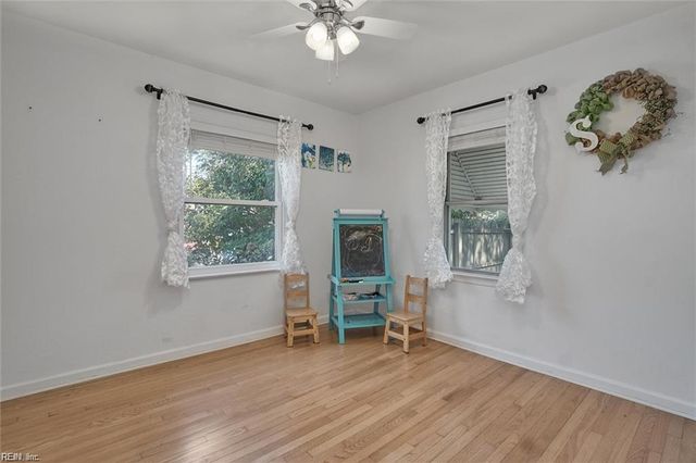 708 Sparrow RD, Chesapeake, VA 23325