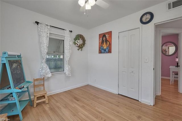 708 Sparrow RD, Chesapeake, VA 23325