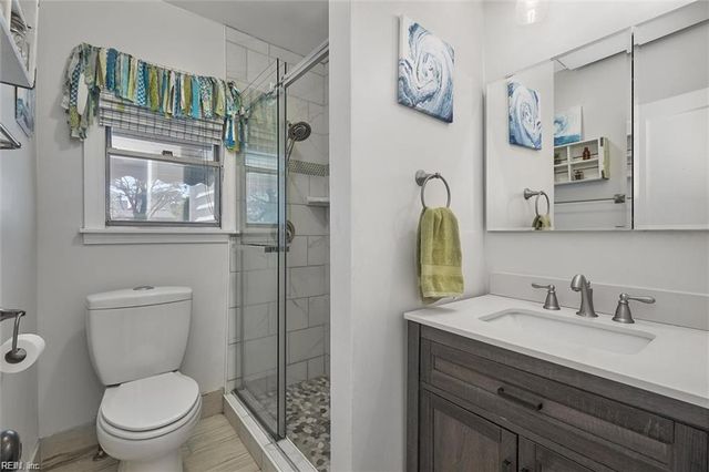 708 Sparrow RD, Chesapeake, VA 23325