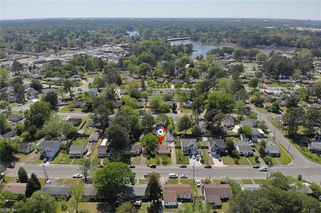 708 Sparrow RD, Chesapeake, VA 23325