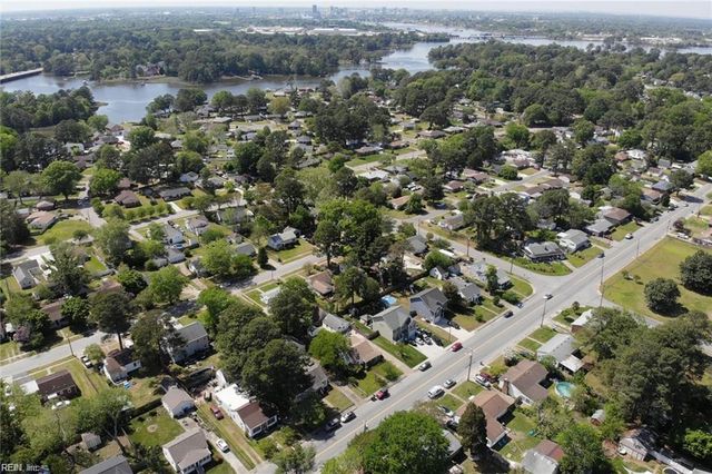 708 Sparrow RD, Chesapeake, VA 23325