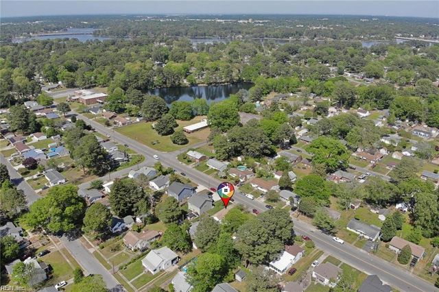 708 Sparrow RD, Chesapeake, VA 23325