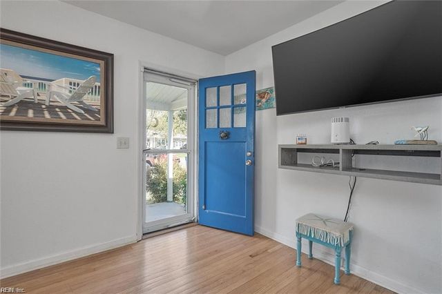 708 Sparrow RD, Chesapeake, VA 23325