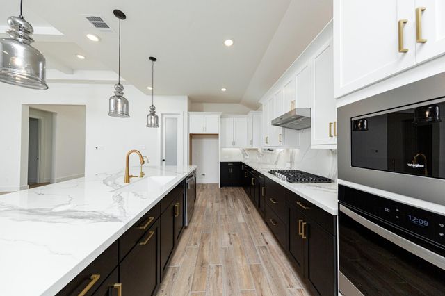 41406 Threadgill Way, Montgomery, TX 77316