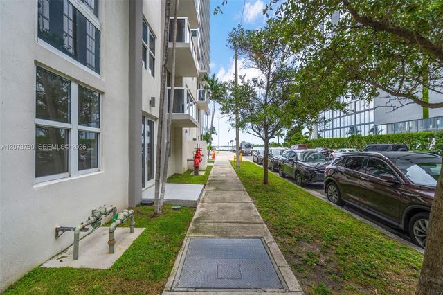 601 NE 23rd Street TH4, Miami, FL 33137