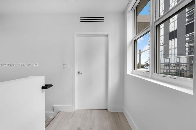 601 NE 23rd Street TH4, Miami, FL 33137