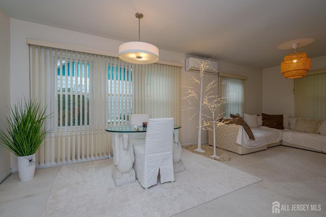 118 Vogel Place, Middlesex, NJ 08846