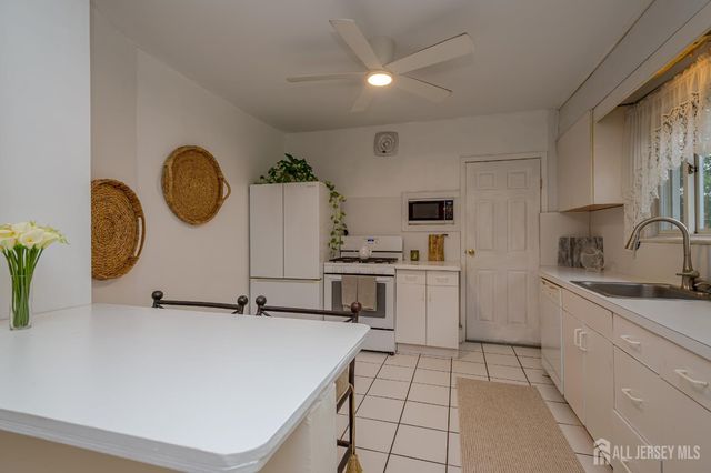 118 Vogel Place, Middlesex, NJ 08846