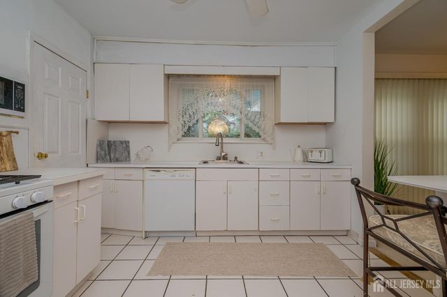 118 Vogel Place, Middlesex, NJ 08846