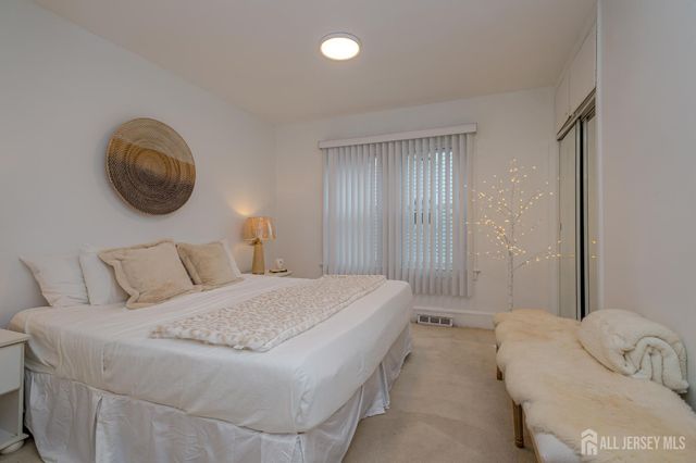 118 Vogel Place, Middlesex, NJ 08846