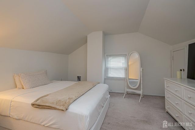 118 Vogel Place, Middlesex, NJ 08846