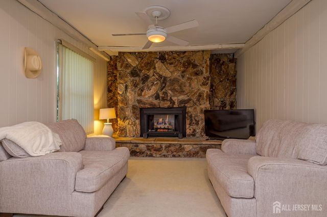 118 Vogel Place, Middlesex, NJ 08846