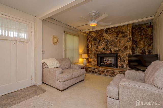 118 Vogel Place, Middlesex, NJ 08846